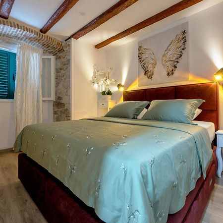 Apartamento Bernard Deluxe Renovated Peaceful Old Town Gem Split Exterior foto