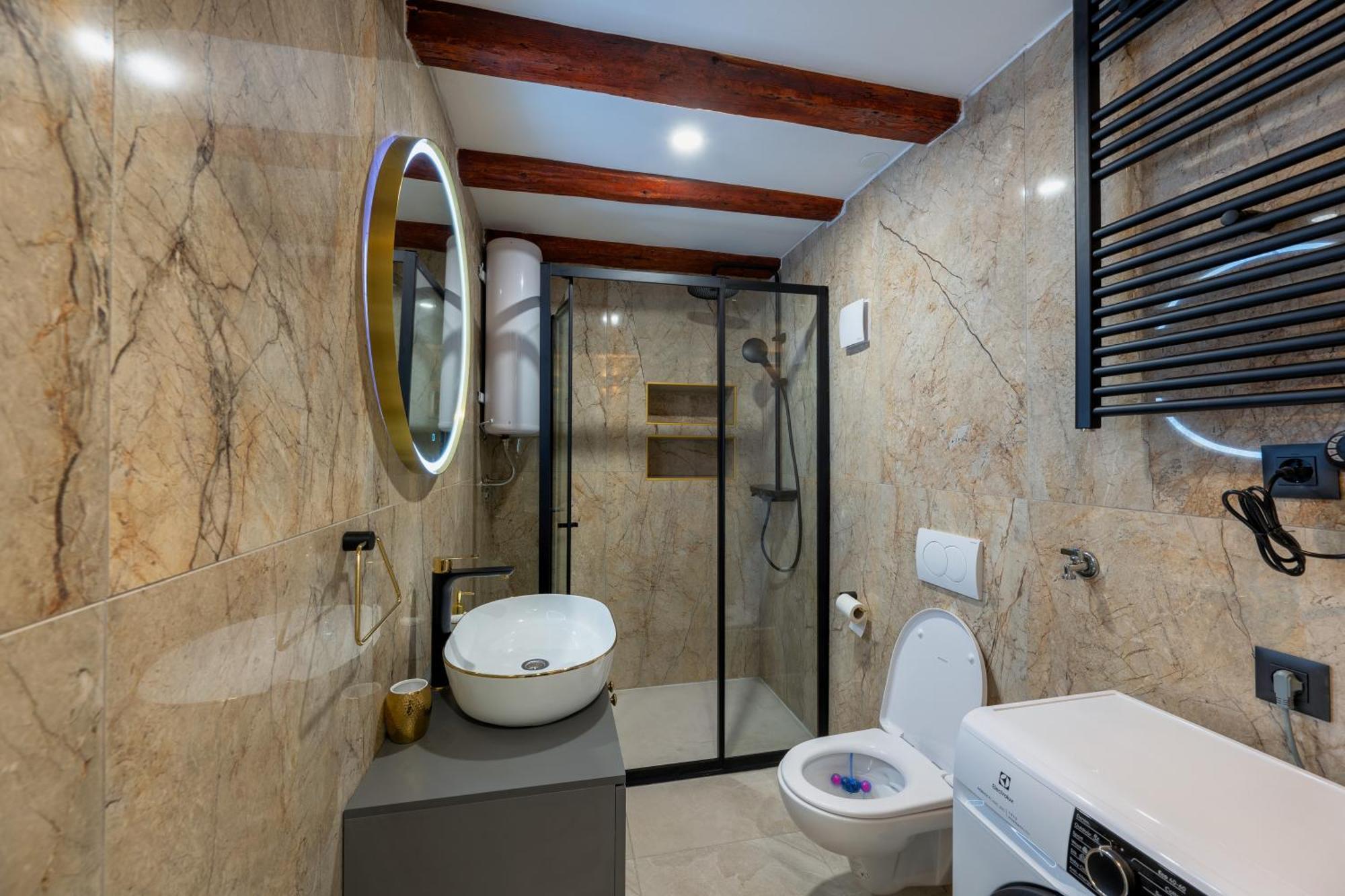 Apartamento Bernard Deluxe Renovated Peaceful Old Town Gem Split Exterior foto
