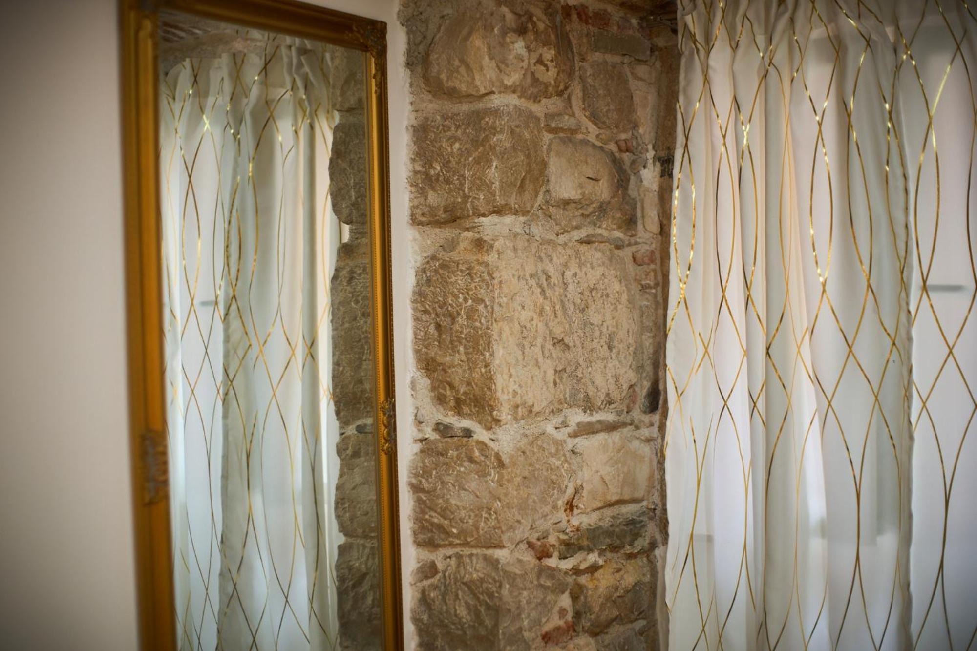 Apartamento Bernard Deluxe Renovated Peaceful Old Town Gem Split Exterior foto